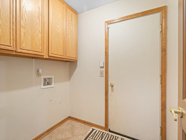 2072 Charnwood Court, Machesney Park, IL 61115
