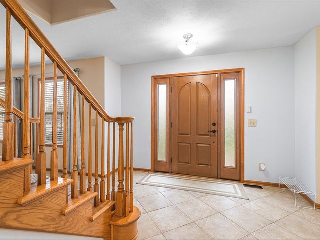 2072 Charnwood Court, Machesney Park, IL 61115