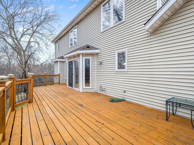 2072 Charnwood Court, Machesney Park, IL 61115