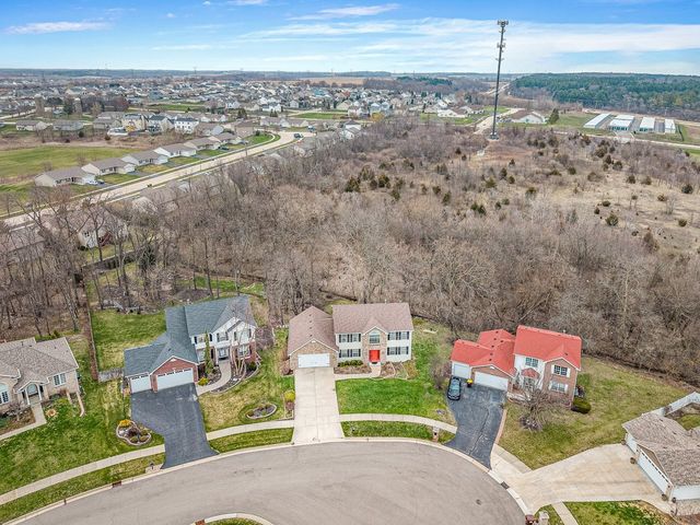 2072 Charnwood Court, Machesney Park, IL 61115
