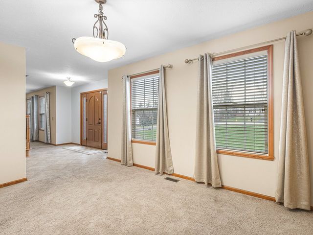 2072 Charnwood Court, Machesney Park, IL 61115