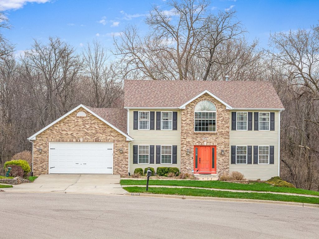 2072 Charnwood Court, Machesney Park, IL 61115