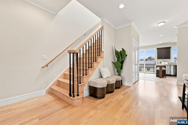 227 Lafayette Avenue B, Cliffside Park, NJ 07010