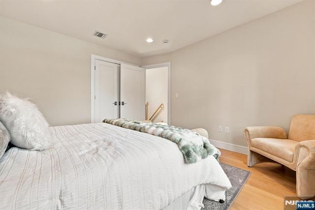 227 Lafayette Avenue B, Cliffside Park, NJ 07010