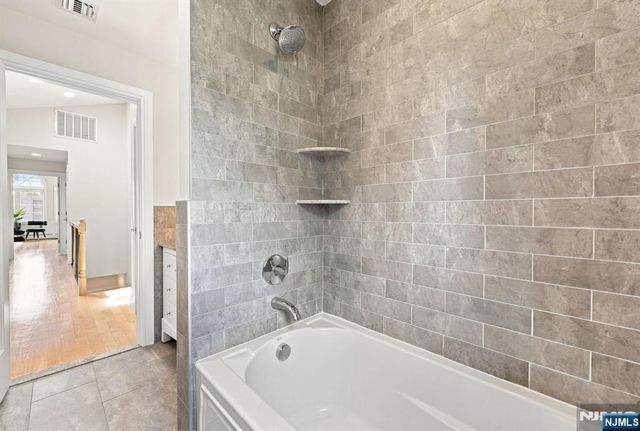 227 Lafayette Avenue B, Cliffside Park, NJ 07010