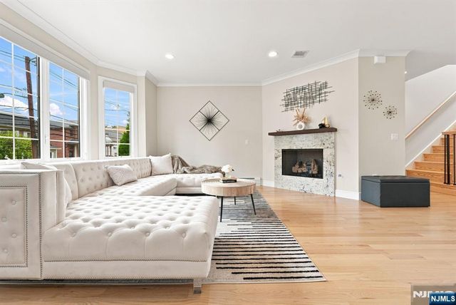 227 Lafayette Avenue B, Cliffside Park, NJ 07010