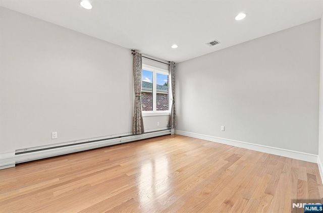 227 Lafayette Avenue B, Cliffside Park, NJ 07010