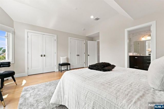 227 Lafayette Avenue B, Cliffside Park, NJ 07010