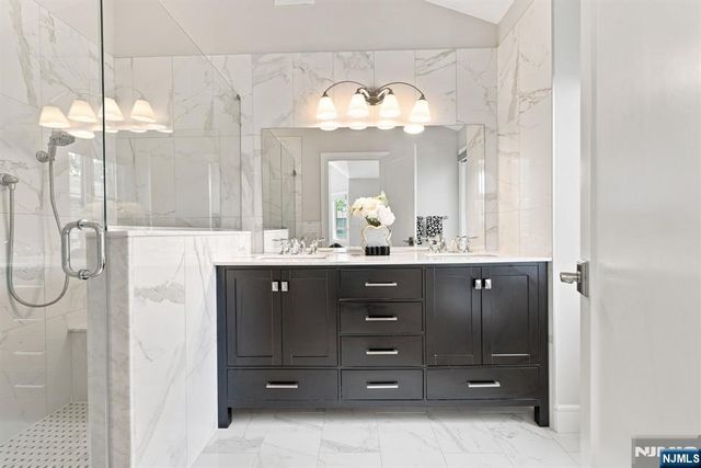 227 Lafayette Avenue B, Cliffside Park, NJ 07010