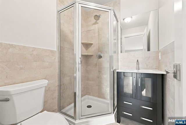 227 Lafayette Avenue B, Cliffside Park, NJ 07010