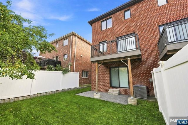 227 Lafayette Avenue B, Cliffside Park, NJ 07010