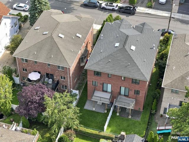227 Lafayette Avenue B, Cliffside Park, NJ 07010