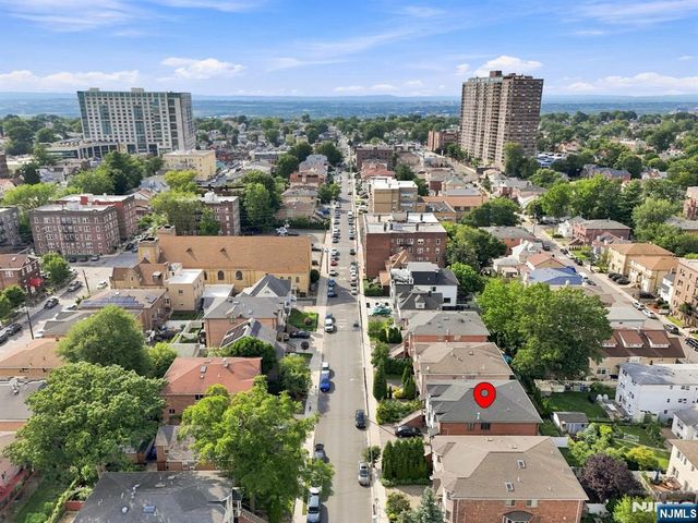 227 Lafayette Avenue B, Cliffside Park, NJ 07010