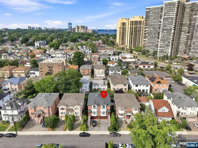 227 Lafayette Avenue B, Cliffside Park, NJ 07010