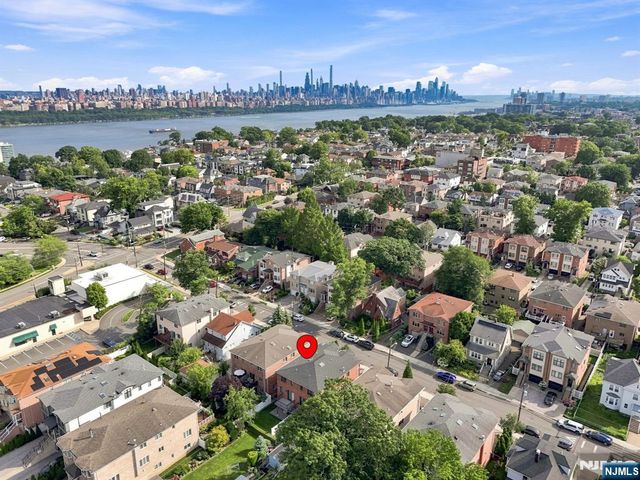 227 Lafayette Avenue B, Cliffside Park, NJ 07010