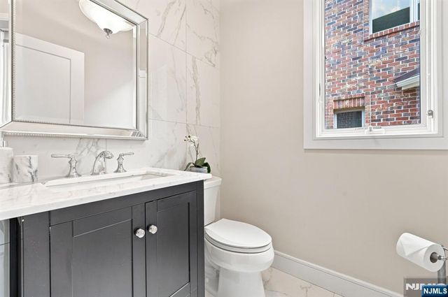 227 Lafayette Avenue B, Cliffside Park, NJ 07010