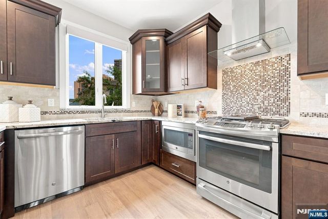 227 Lafayette Avenue B, Cliffside Park, NJ 07010