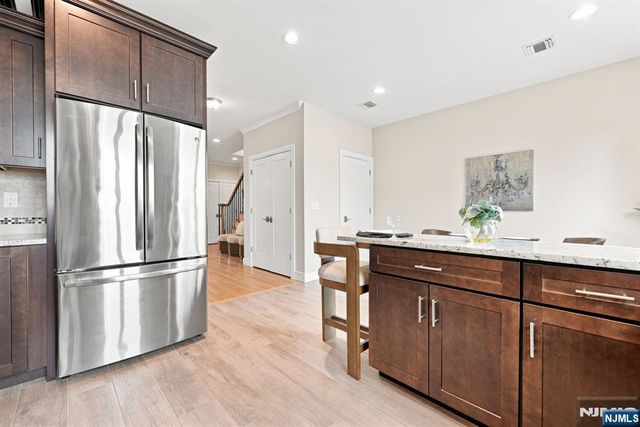 227 Lafayette Avenue B, Cliffside Park, NJ 07010