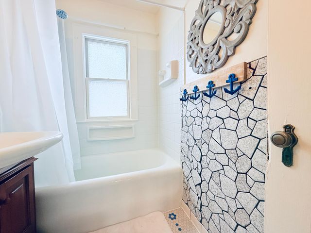 3800 N 6th Street, Minneapolis, MN 55412