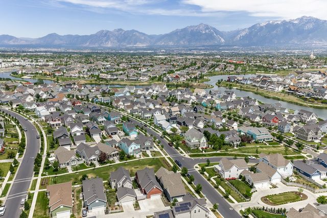 4953 W LAKE TERRACE AVE, South Jordan, UT 84009