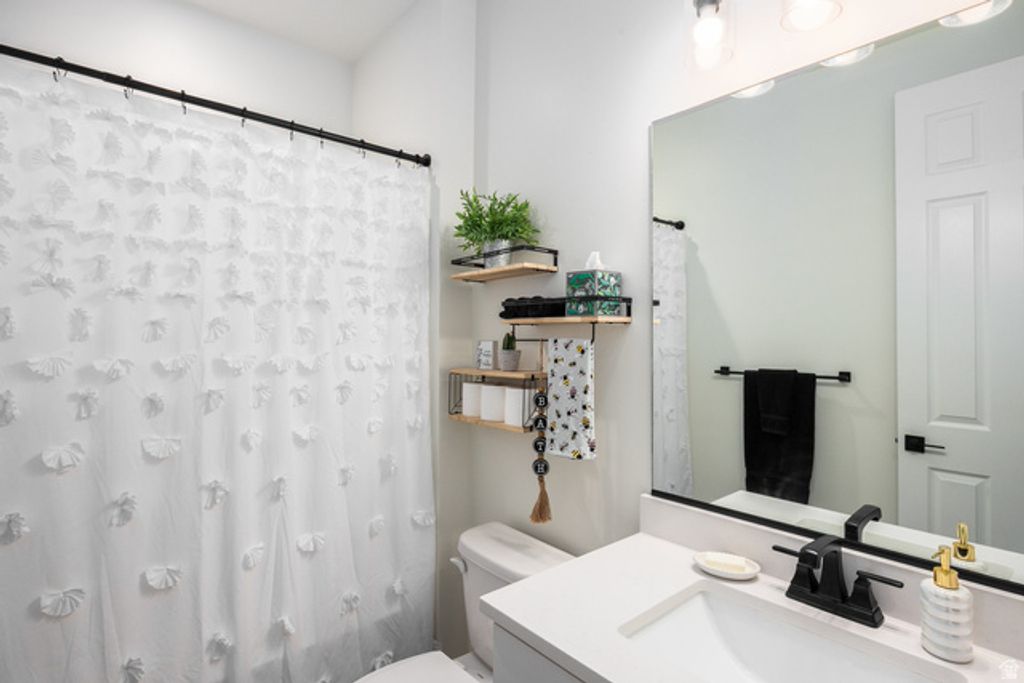 Image 16 of property listing at 1074 E BLAZING SUN DR. #326, Eagle Mountain, UT 84005