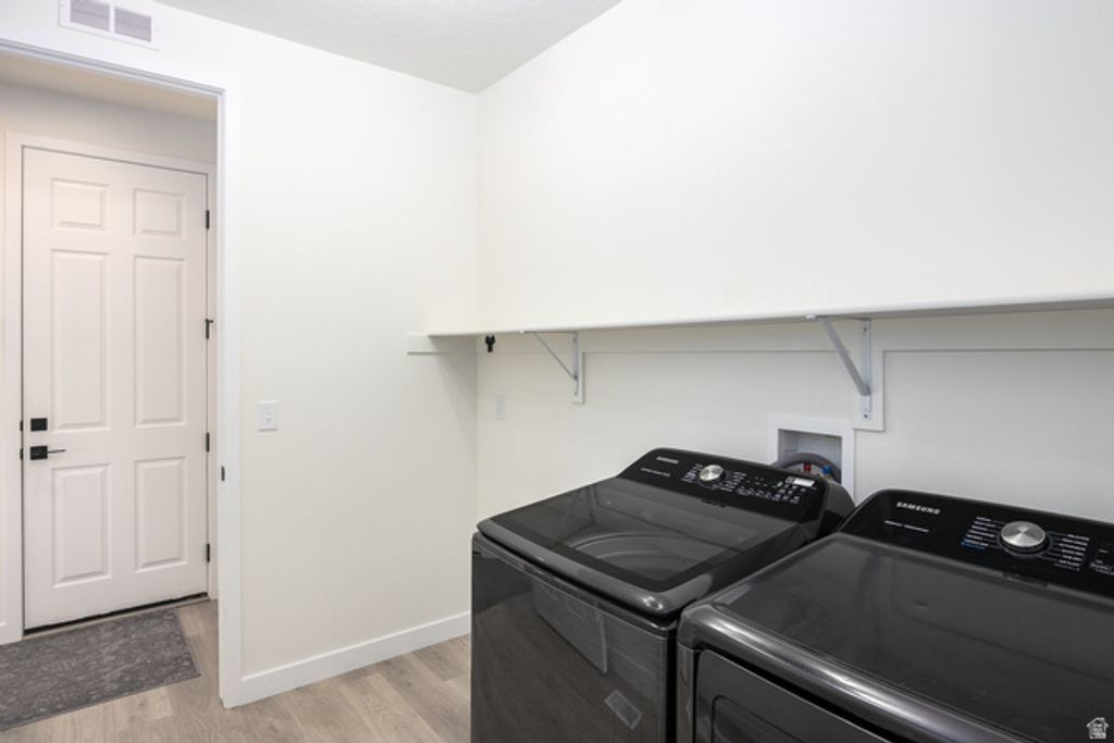 Image 18 of property listing at 1074 E BLAZING SUN DR. #326, Eagle Mountain, UT 84005