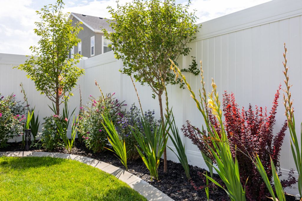 Image 21 of property listing at 1074 E BLAZING SUN DR. #326, Eagle Mountain, UT 84005