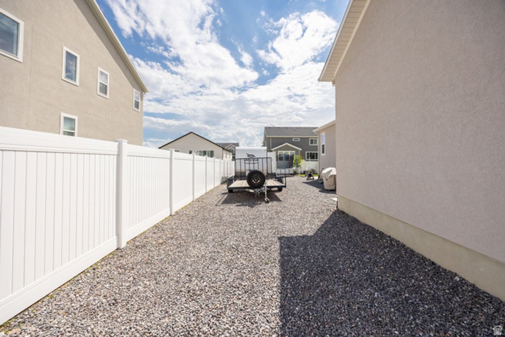 Image 25 of property listing at 1074 E BLAZING SUN DR. #326, Eagle Mountain, UT 84005