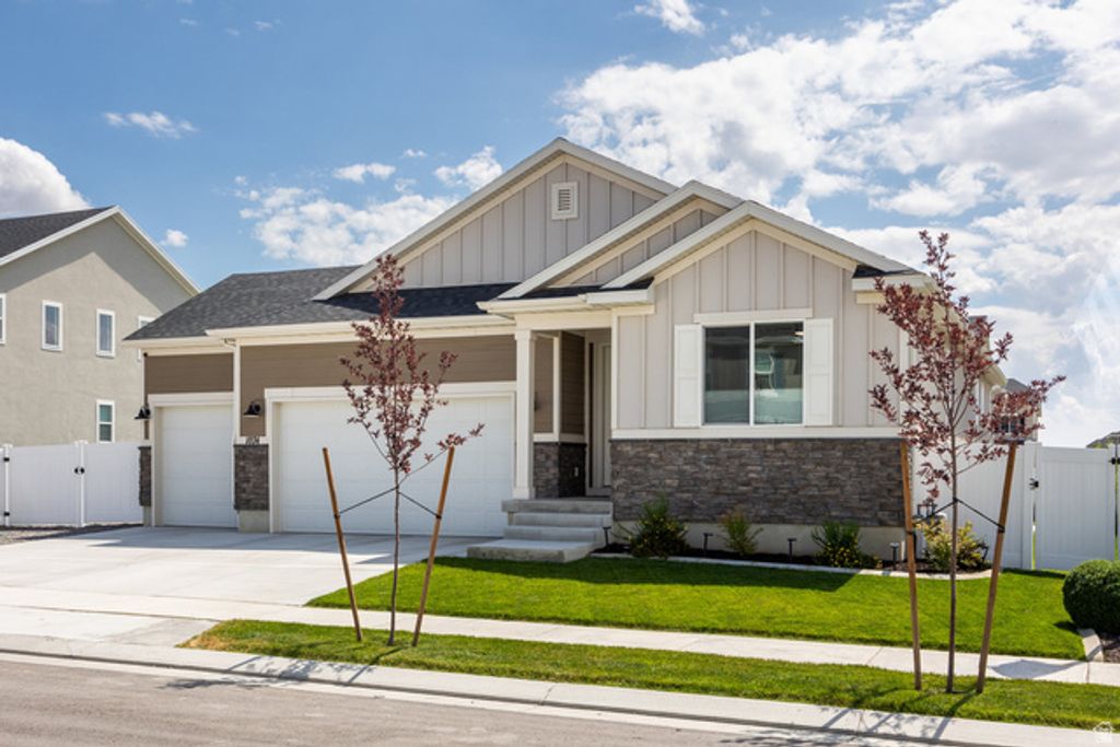 Image 26 of property listing at 1074 E BLAZING SUN DR. #326, Eagle Mountain, UT 84005