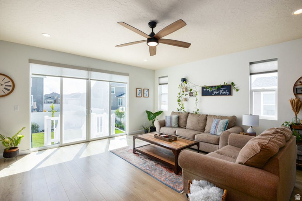 Image 6 of property listing at 1074 E BLAZING SUN DR. #326, Eagle Mountain, UT 84005