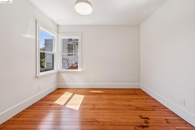 821 32nd, Oakland, CA 94608