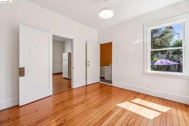 821 32nd, Oakland, CA 94608