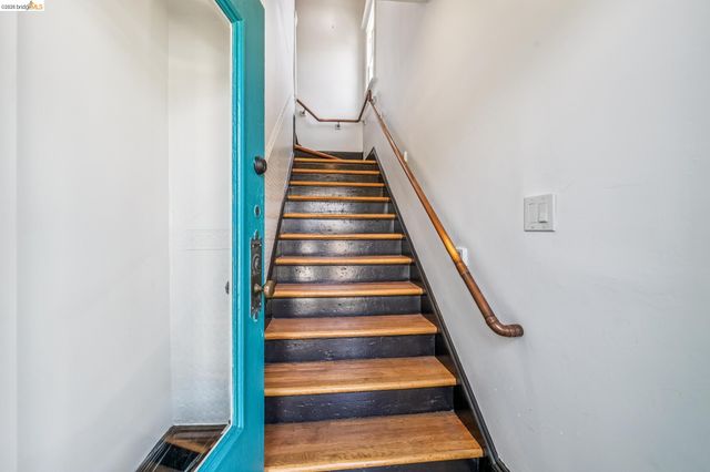 821 32nd, Oakland, CA 94608