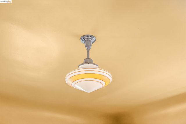 821 32nd, Oakland, CA 94608