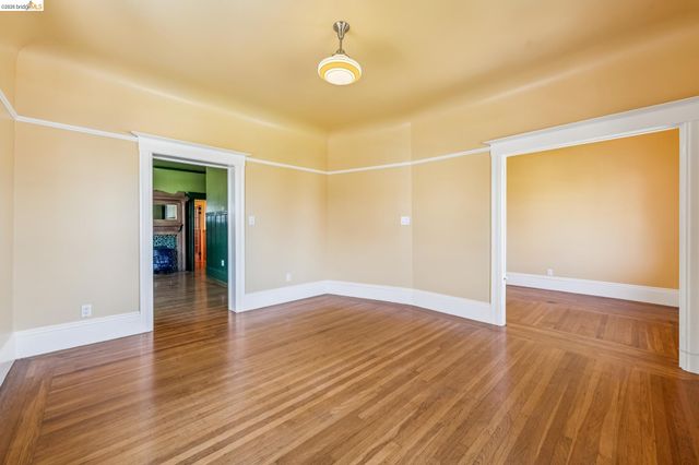 821 32nd, Oakland, CA 94608