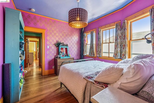 821 32nd, Oakland, CA 94608