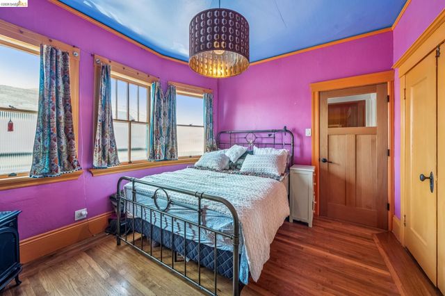 821 32nd, Oakland, CA 94608