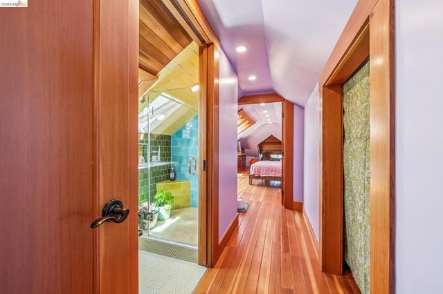 821 32nd, Oakland, CA 94608