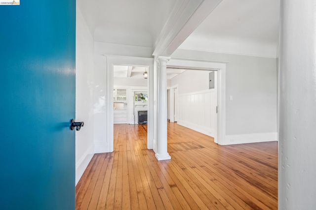 821 32nd, Oakland, CA 94608