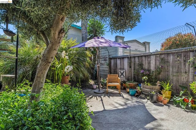 821 32nd, Oakland, CA 94608