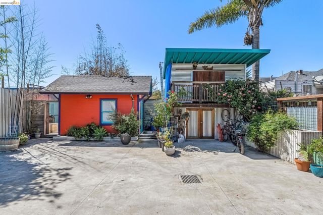 821 32nd, Oakland, CA 94608