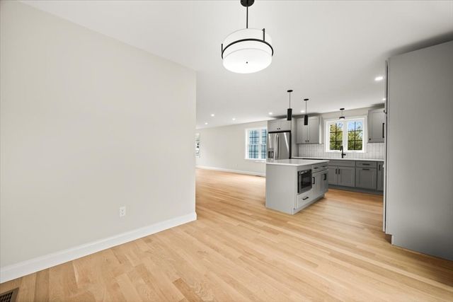33 Glendale Ave, Brockton, MA 02301
