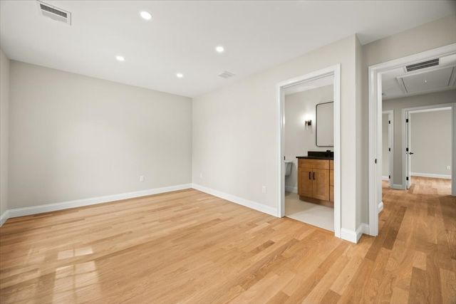 33 Glendale Ave, Brockton, MA 02301