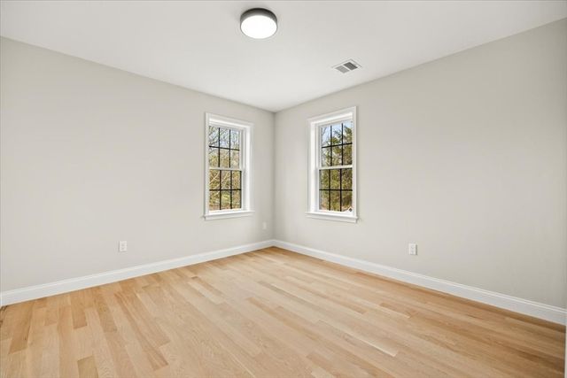 33 Glendale Ave, Brockton, MA 02301