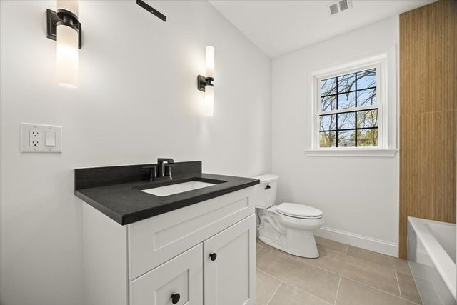 33 Glendale Ave, Brockton, MA 02301