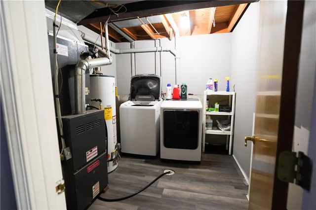 1604 SE 11th st Street, Lee's Summit, MO 64081