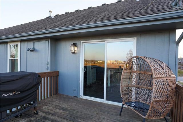 1604 SE 11th st Street, Lee's Summit, MO 64081