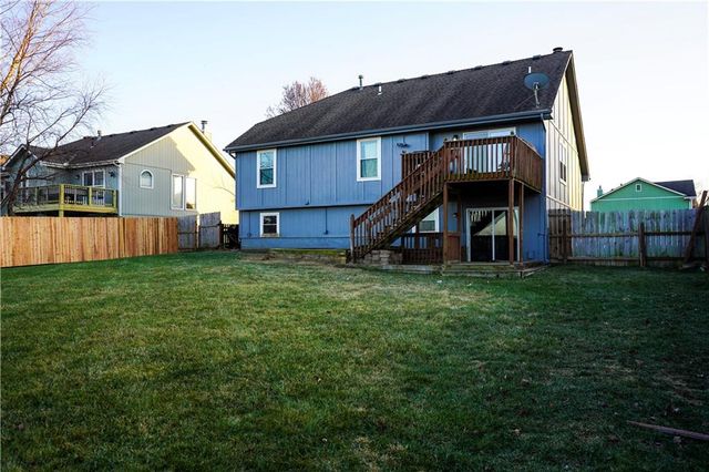 1604 SE 11th st Street, Lee's Summit, MO 64081