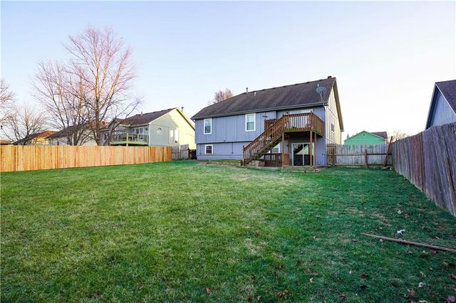 1604 SE 11th st Street, Lee's Summit, MO 64081