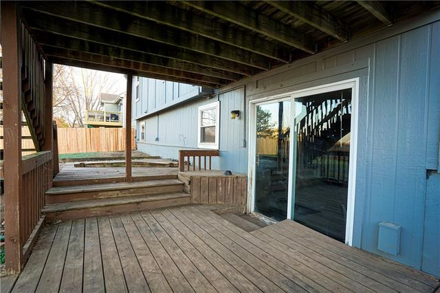 1604 SE 11th st Street, Lee's Summit, MO 64081